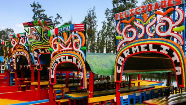 Barcas Aztecas en Xochimilco