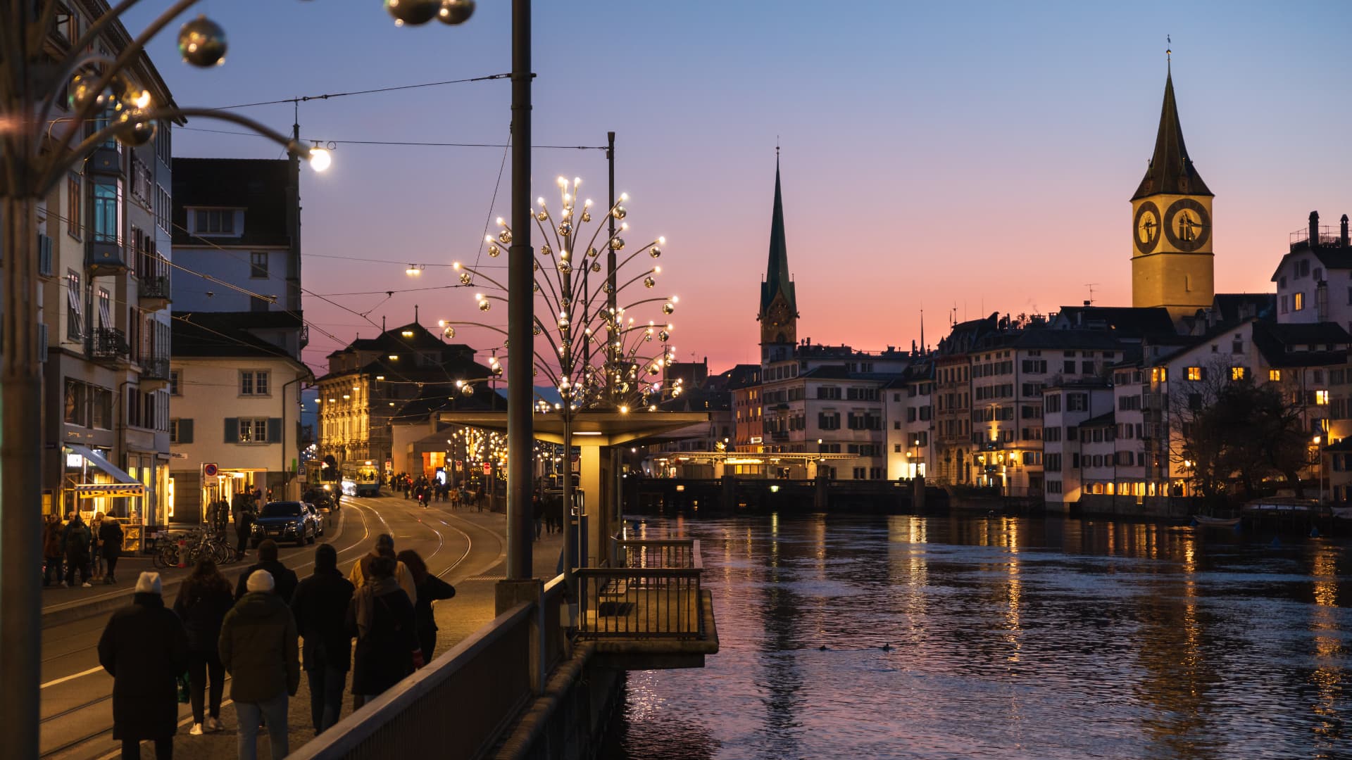 Carrer Limmatquai, Zuric ©Cemil Erkoc / Zurich Tourismus