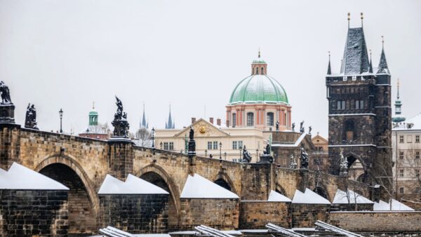 El Puente de Carlos en invierno. Praga.