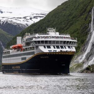 Barco Havila Castor en Geiranger.